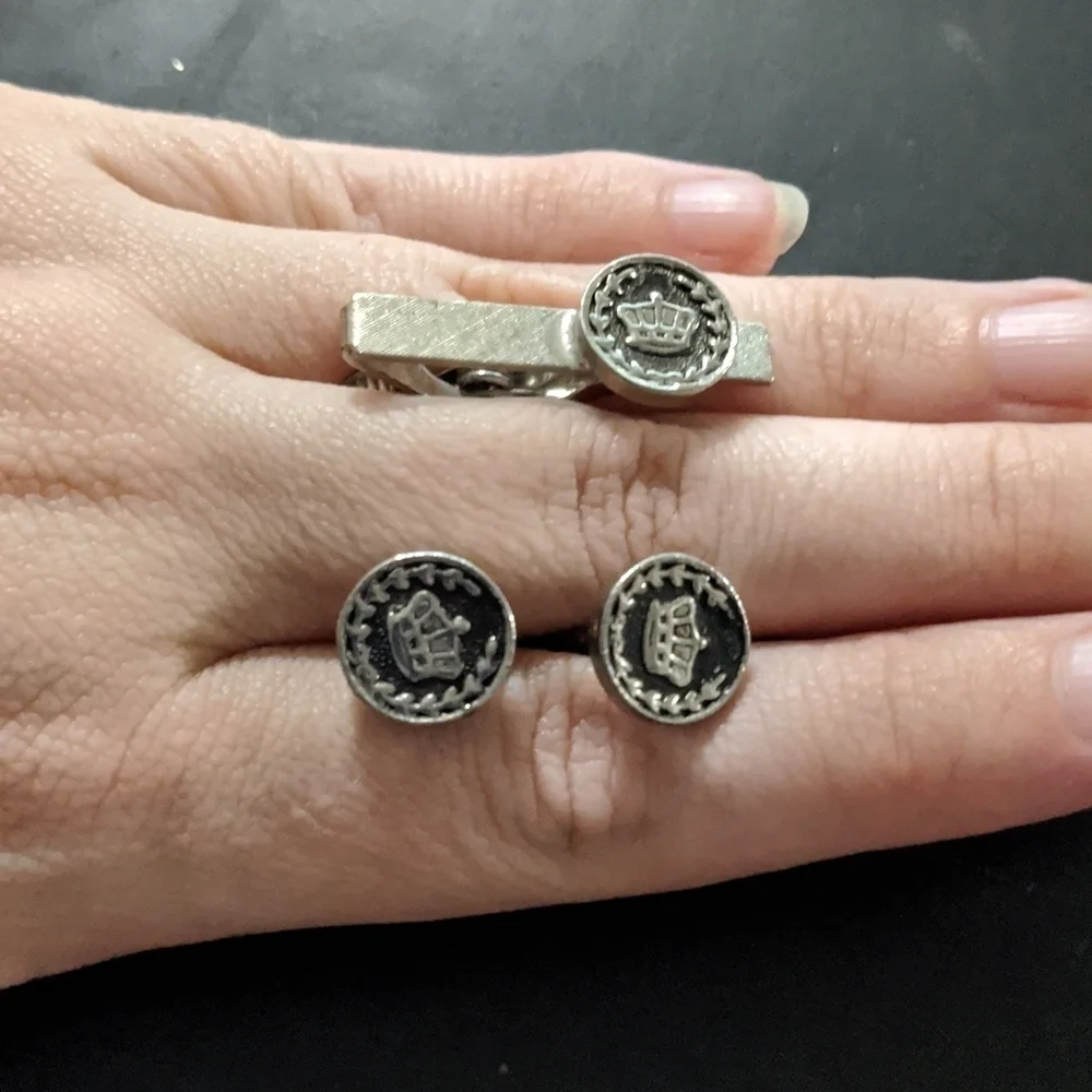 Silver Tone Black Crown Pattern Cuff Links and Tie Clip Set